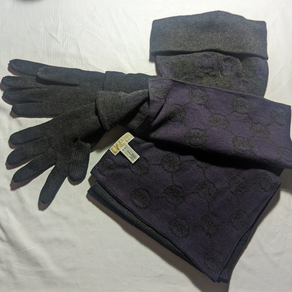 Michael Kors 3pic Set Scarf, Hat and Glo